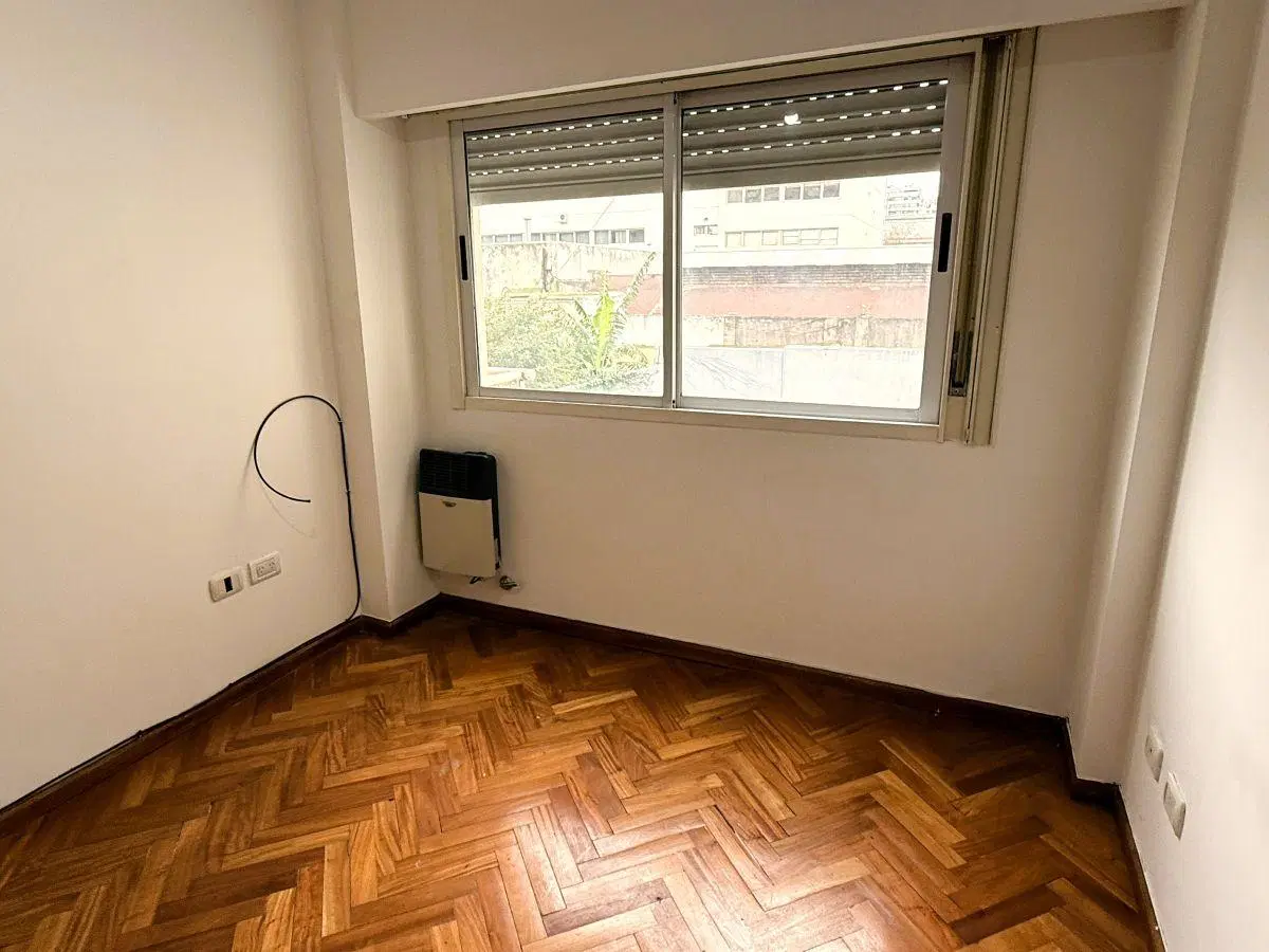 ROCAMORA AL 4400 - ESCELENTE UNIDAD E 2 AMBIENTES CON BALCÓN A/P 5