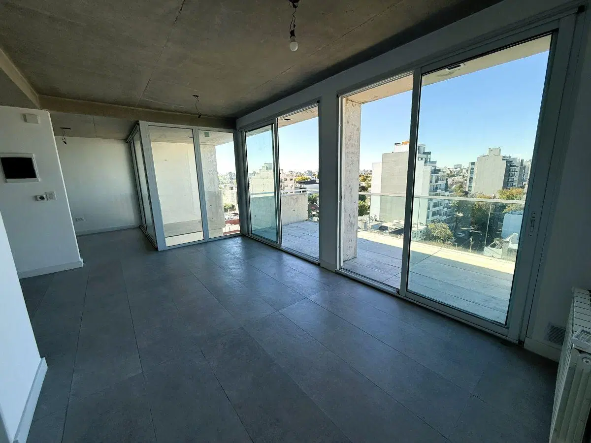 EXCELENTE UNIDAD DE 3 AMBIENTES AL FRENTE CON BALCON TERRAZA Y COCHERA - AMENITIES 5