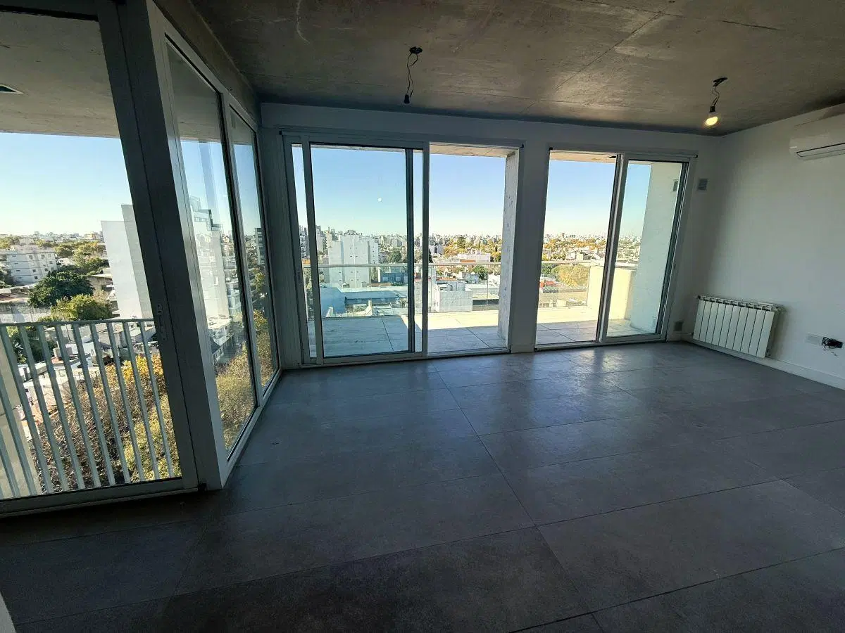 EXCELENTE UNIDAD DE 3 AMBIENTES AL FRENTE CON BALCON TERRAZA Y COCHERA - AMENITIES 3