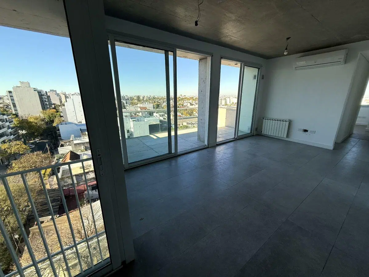EXCELENTE UNIDAD DE 3 AMBIENTES AL FRENTE CON BALCON TERRAZA Y COCHERA - AMENITIES 8