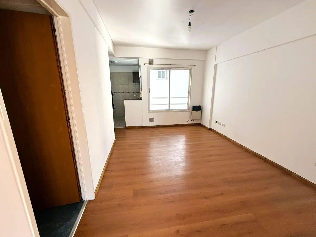 ROCAMORA AL 4400 - ESCELENTE UNIDAD E 2 AMBIENTES CON BALCÓN A/P 5