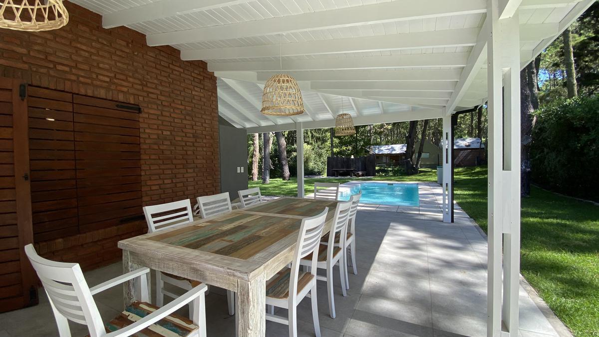 Carilo Casa con Piscina en Venta 5