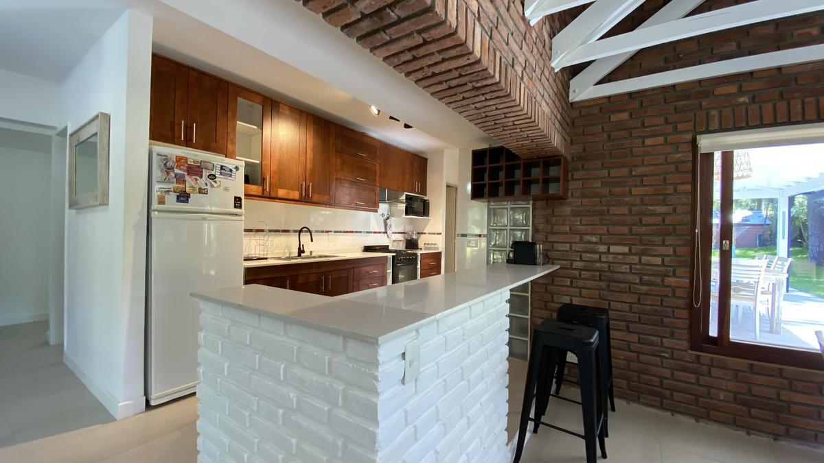Carilo Casa con Piscina en Venta 4