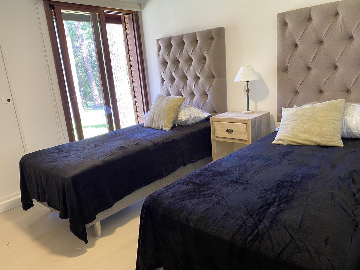 Carilo Casa con Piscina en Venta 2