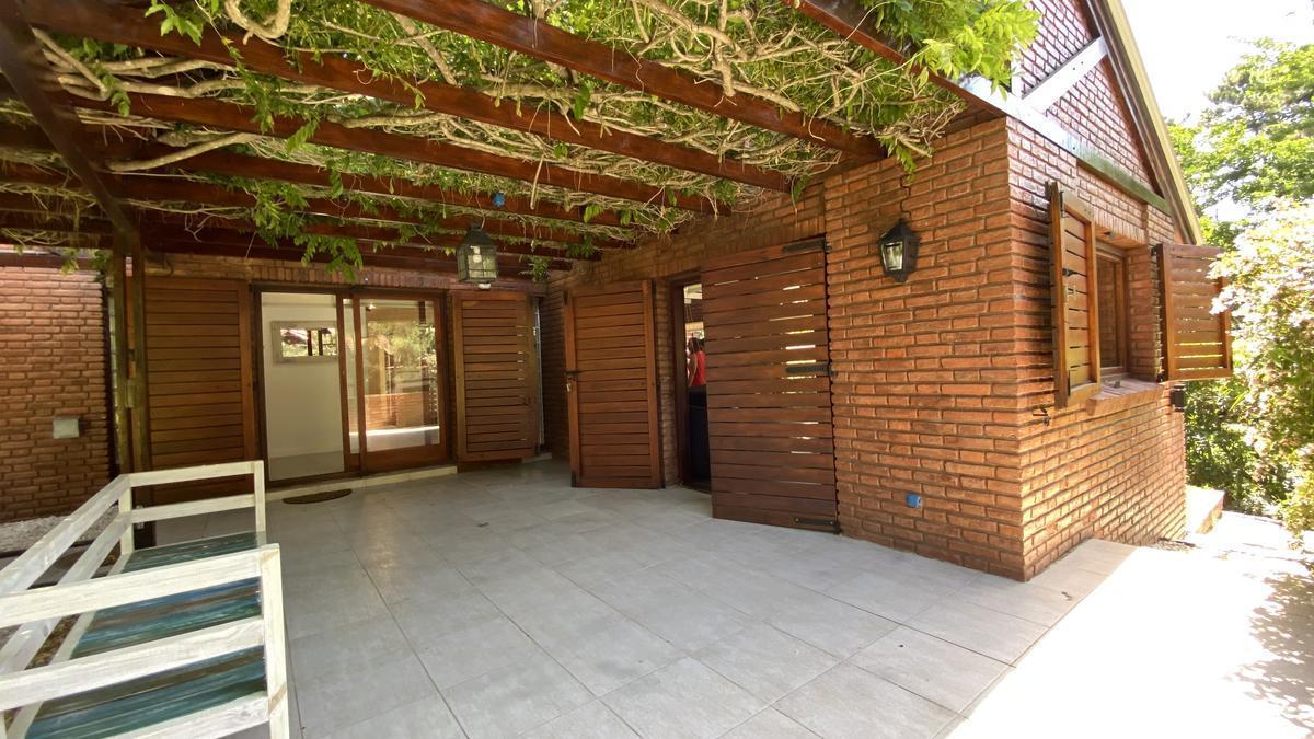 Carilo Casa con Piscina en Venta 3