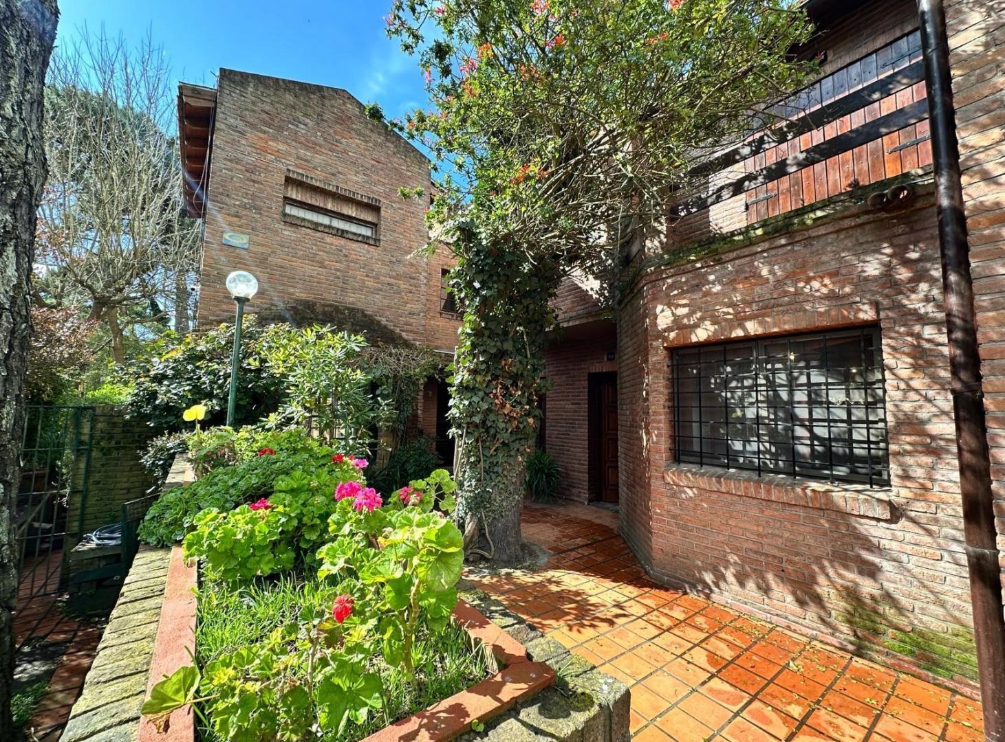 Foto de Hermoso duplex a la venta en Pinamar, imagen 1