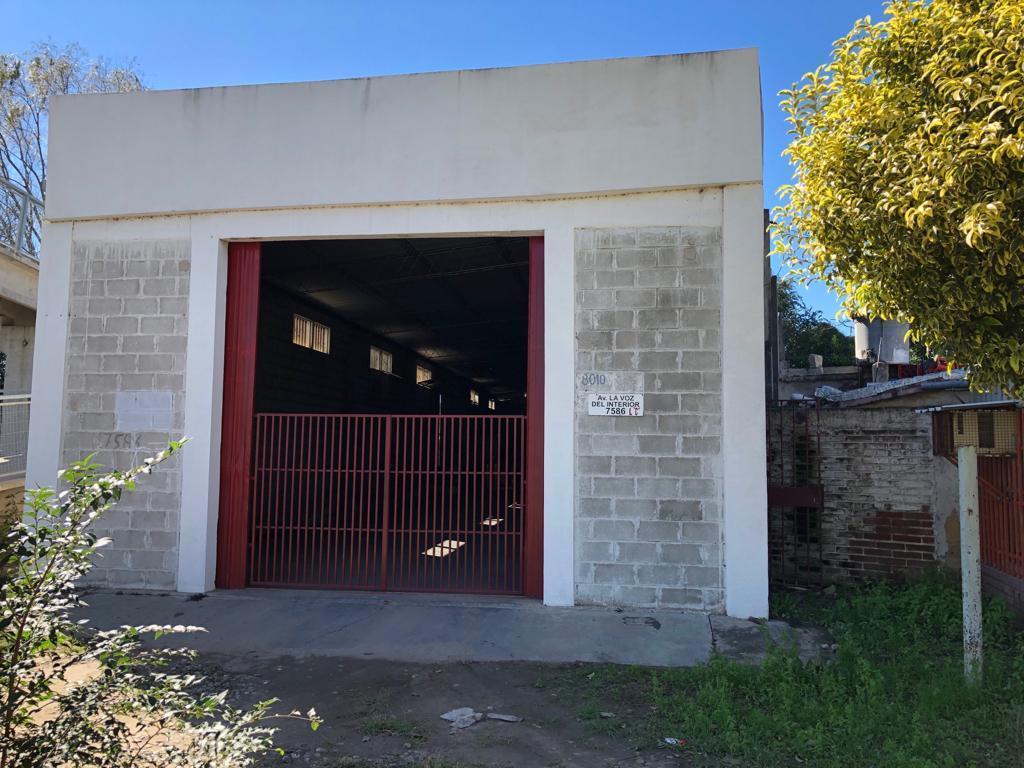 GALPÓN EN AV LA VOZ DEL INTERIOR 750M2 DE TERRENO. CUB. 500M2