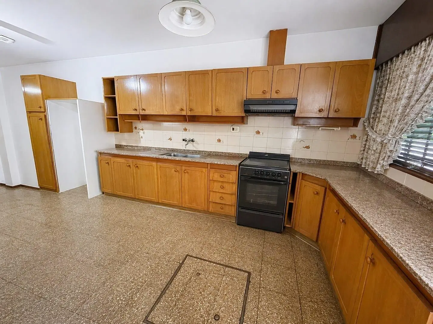 Casa en VENTA 4 Dormitorios Barrio Villa Centenario Apto Crédito 5
