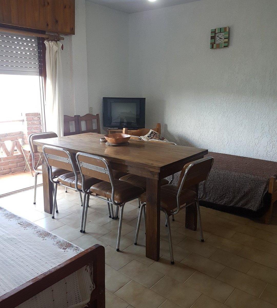 Oportunidad! Venta Departamento Dos Ambientes Amplio con Dos Balcones! 2