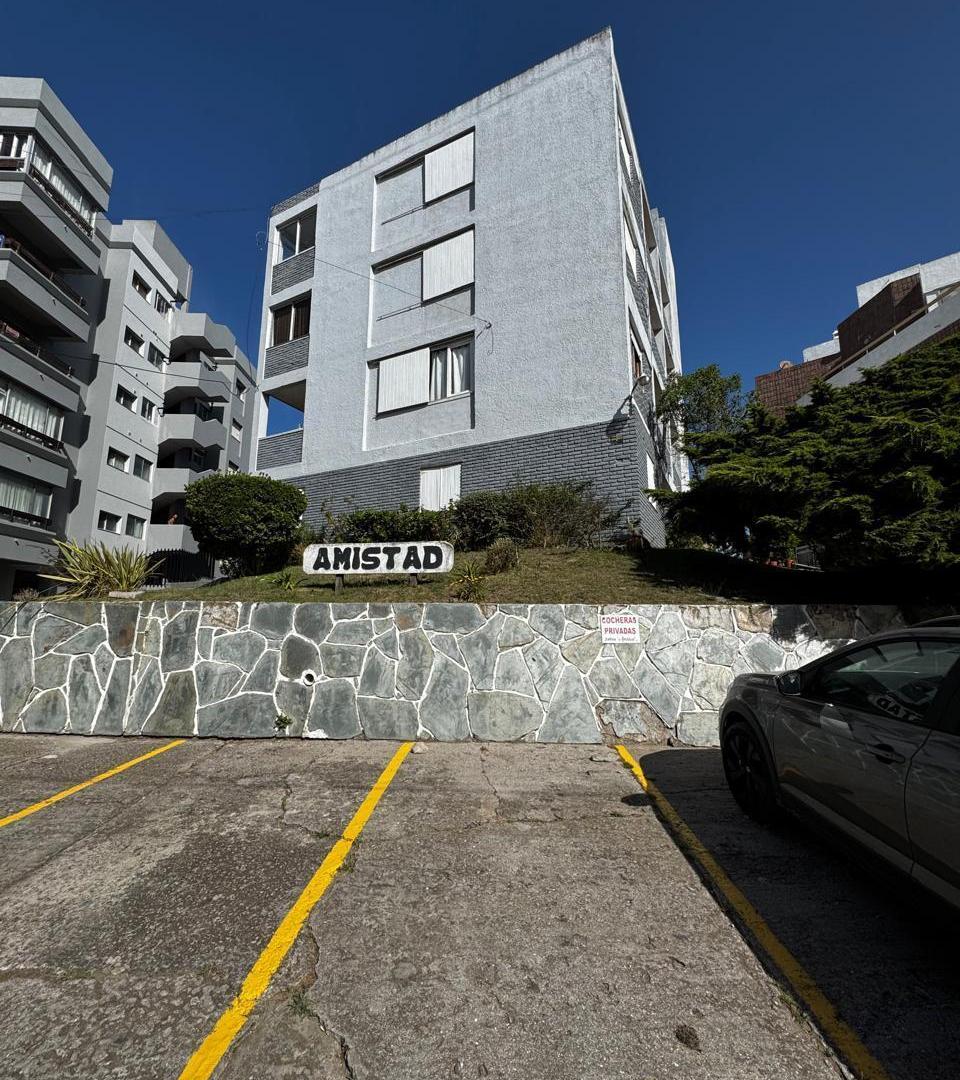 Venta Dpto. 3 amb. Frente a la Playa!! c/cochera!!
