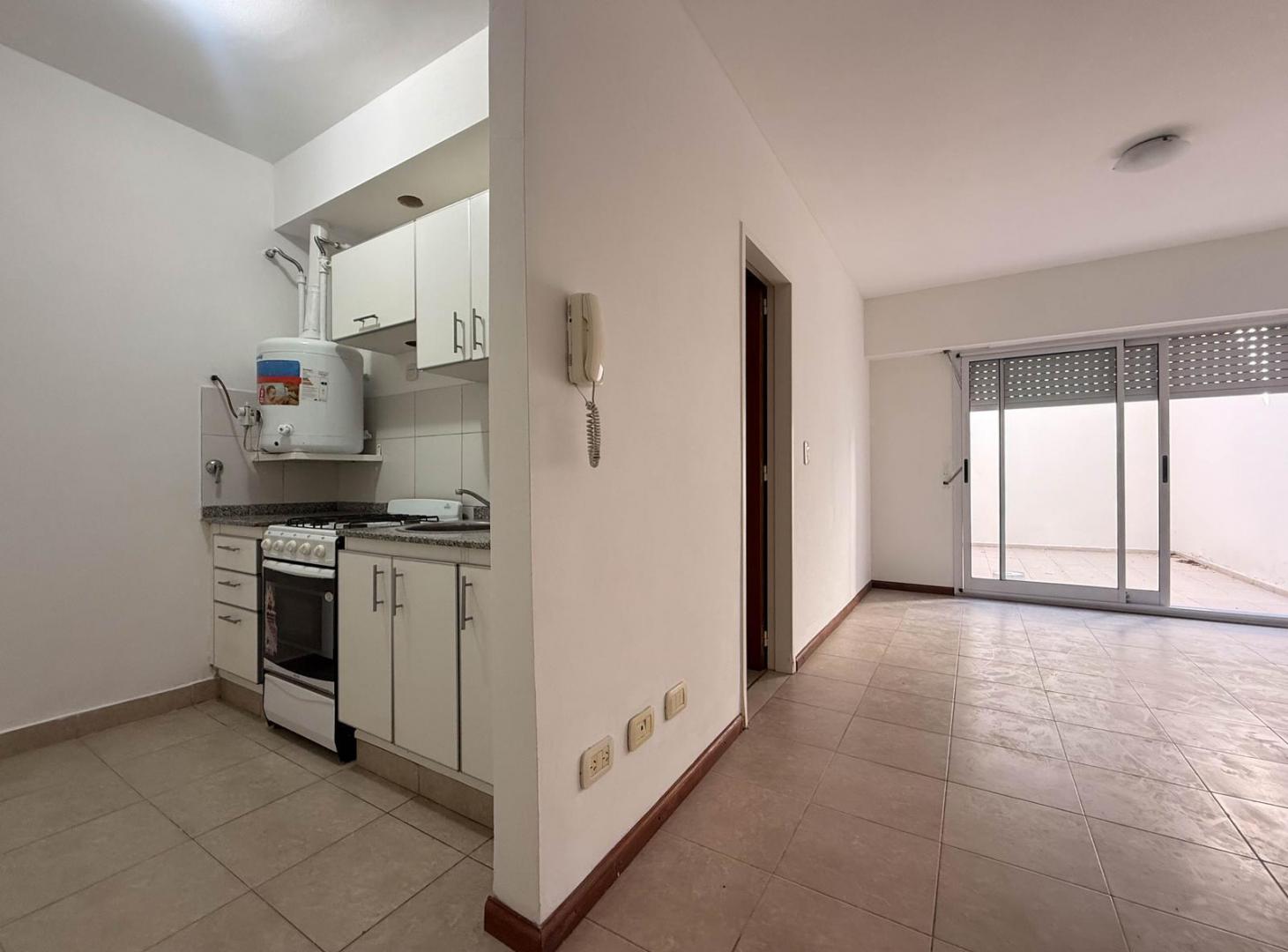 Departamento en oportunidad con patio de uso exclusivo