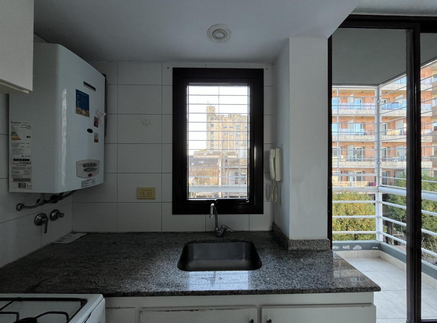 Foto de Departamento de un dormitorio con balcón en alquiler, imagen 3