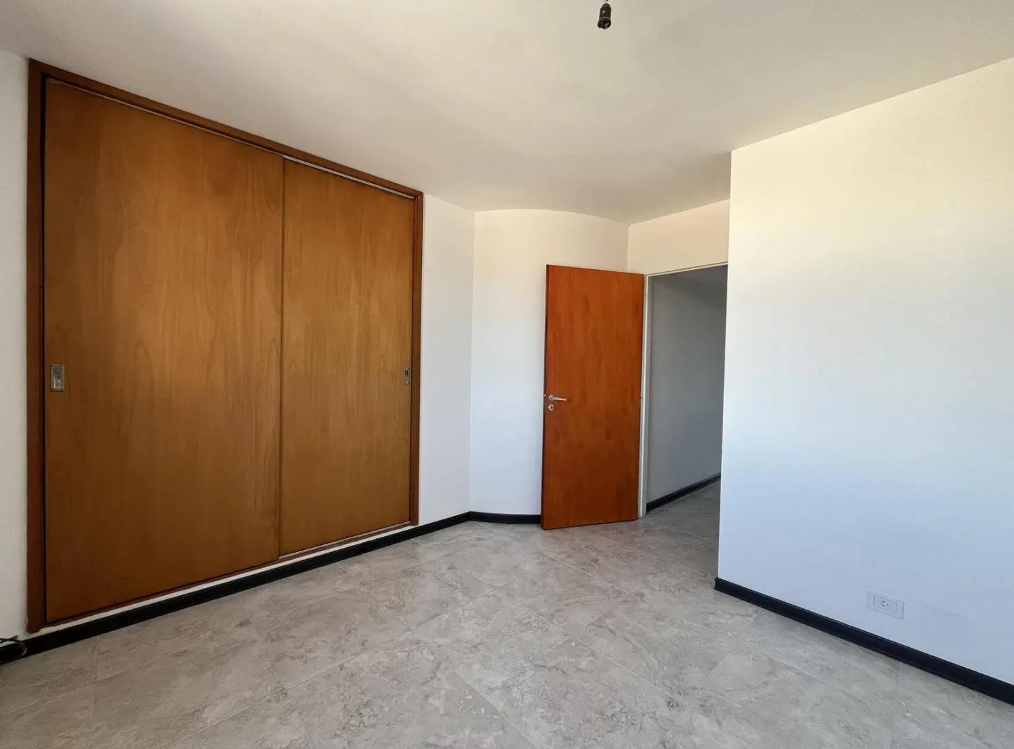 Departamento de un dormitorio con balcón en alquiler 4
