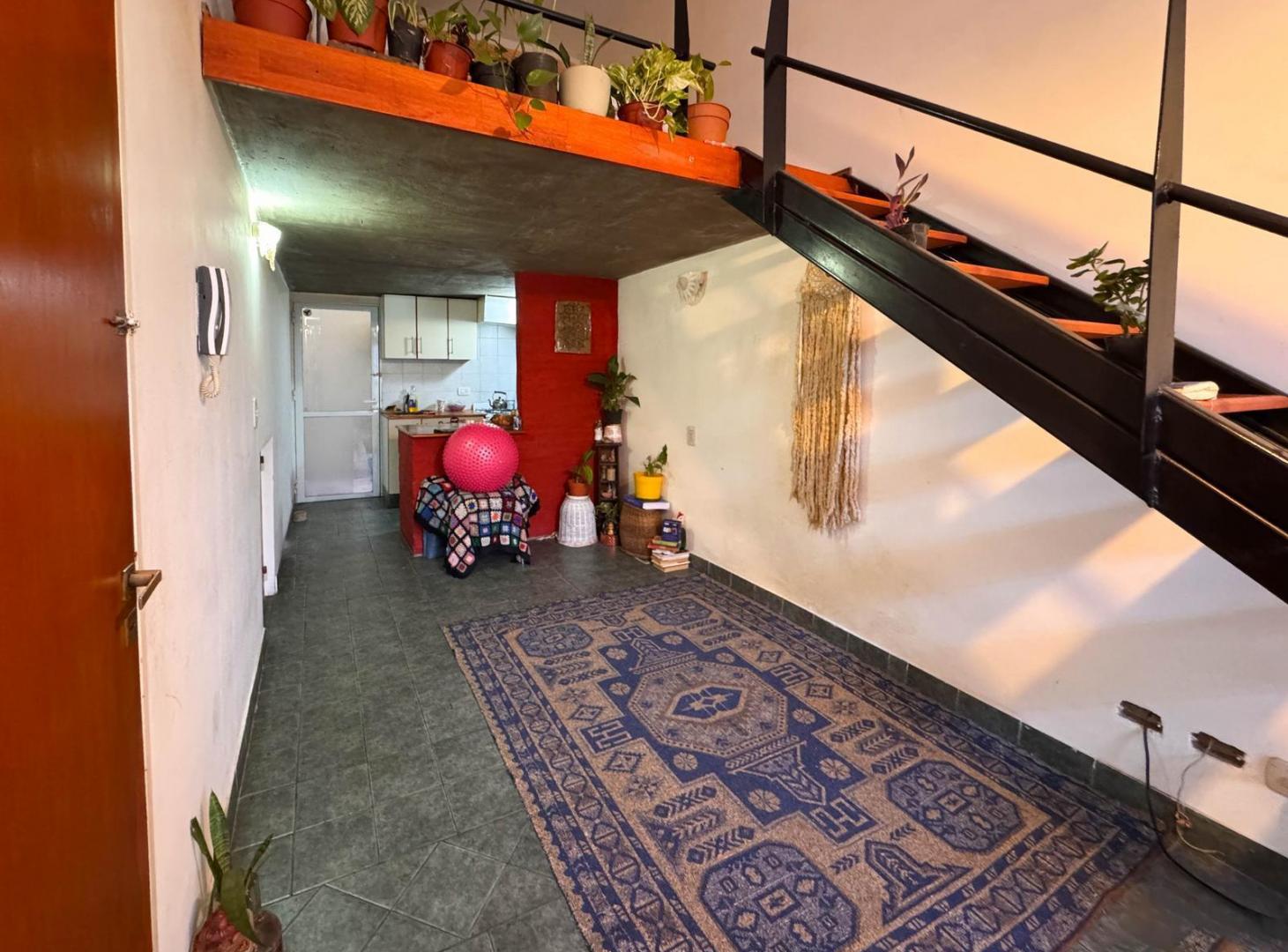 Departamento loft de un dormitorio a metros del mercado del patio
