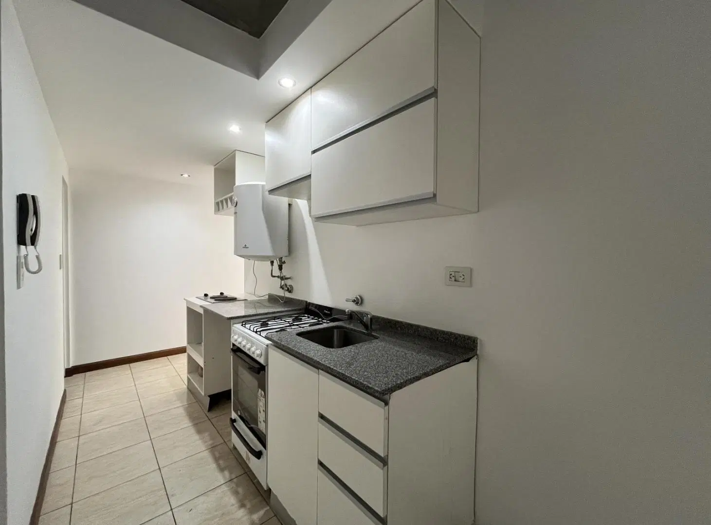 Departamento de un dormitorio en alquiler en Echesortu 4
