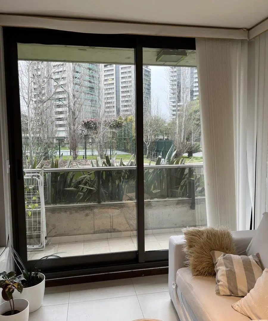 Departamento de dos dormitorios con cochera en alquiler en Condominios del alto III 5