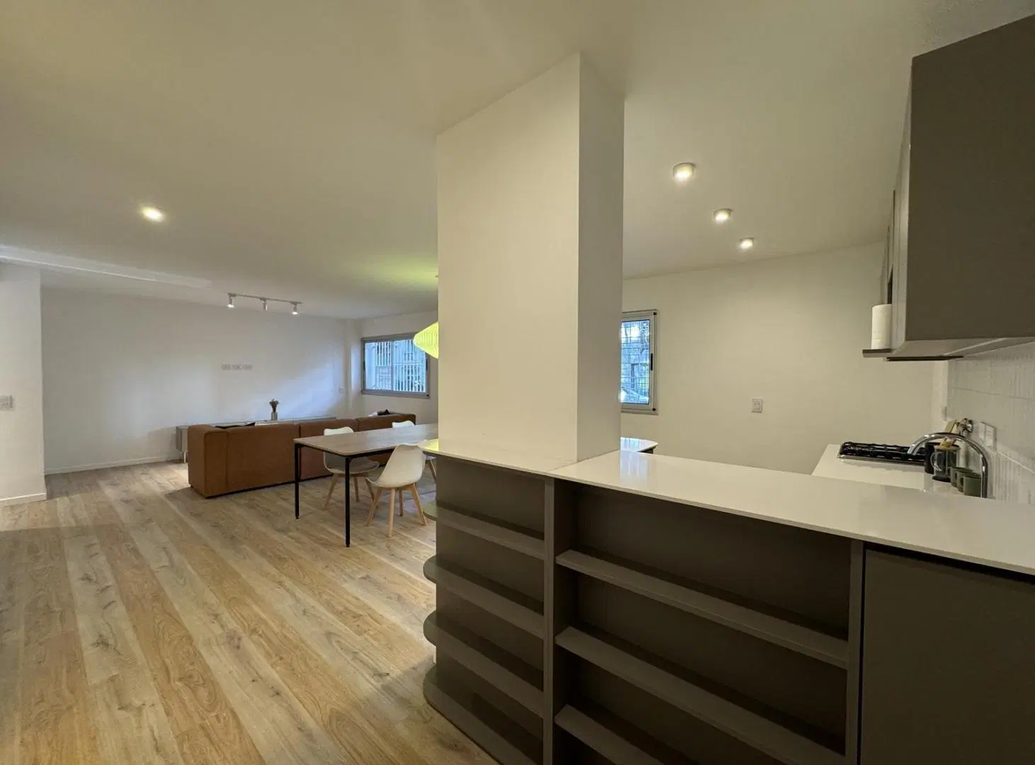 Departamento en venta de 3 dormitorios reciclado en Barrio Martin 2