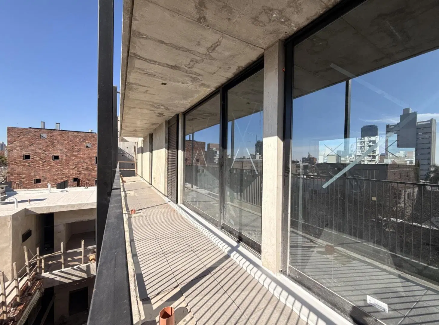 Jujuy y Pichincha (03-13)-Departamento 3 dormitorios premium TERRAZA EXCLUSIVA Edificio Patrimonio 2