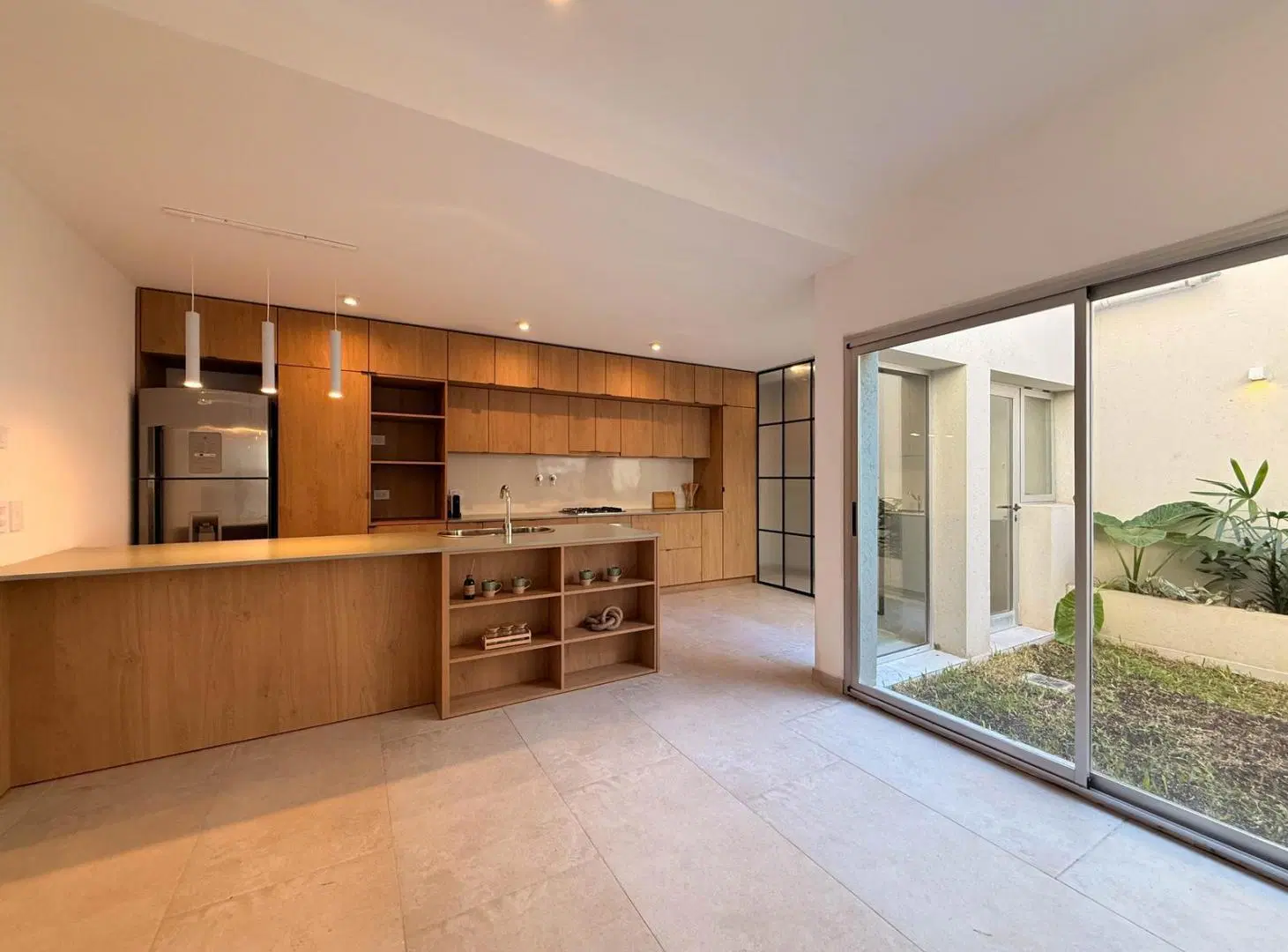 Casa Interna Única de 3 dormitorios con patio con parrillero y terraza con pileta 5