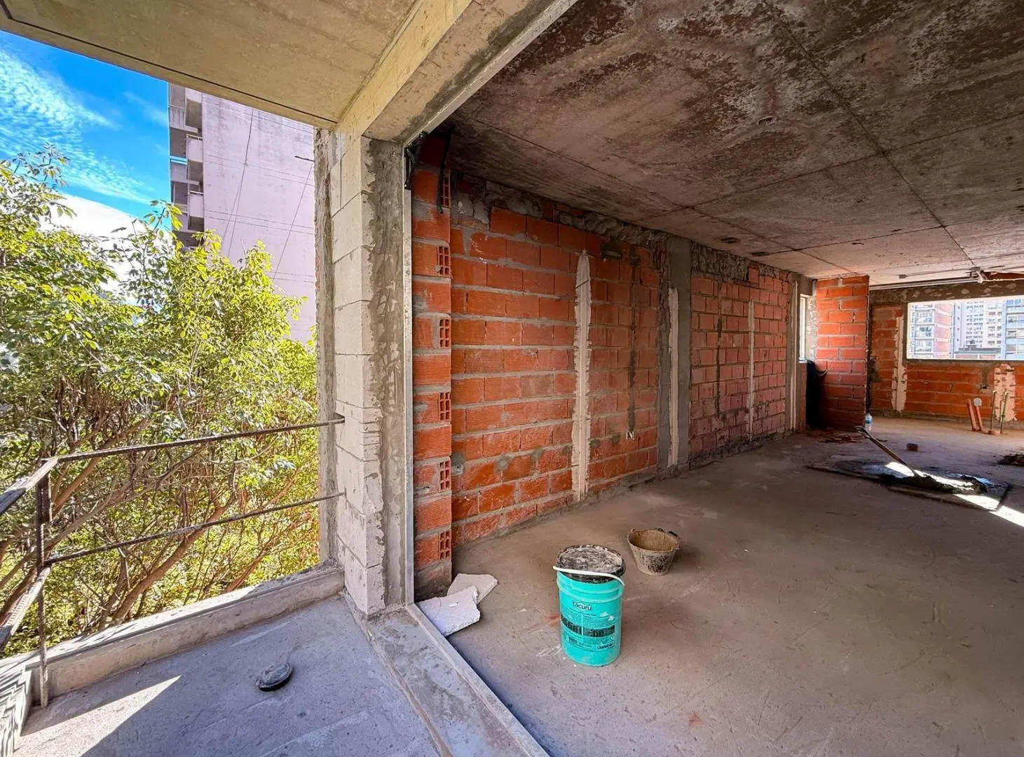 Departamento en venta de 1 dormitorio con balcon al frente en barrio Martin 3