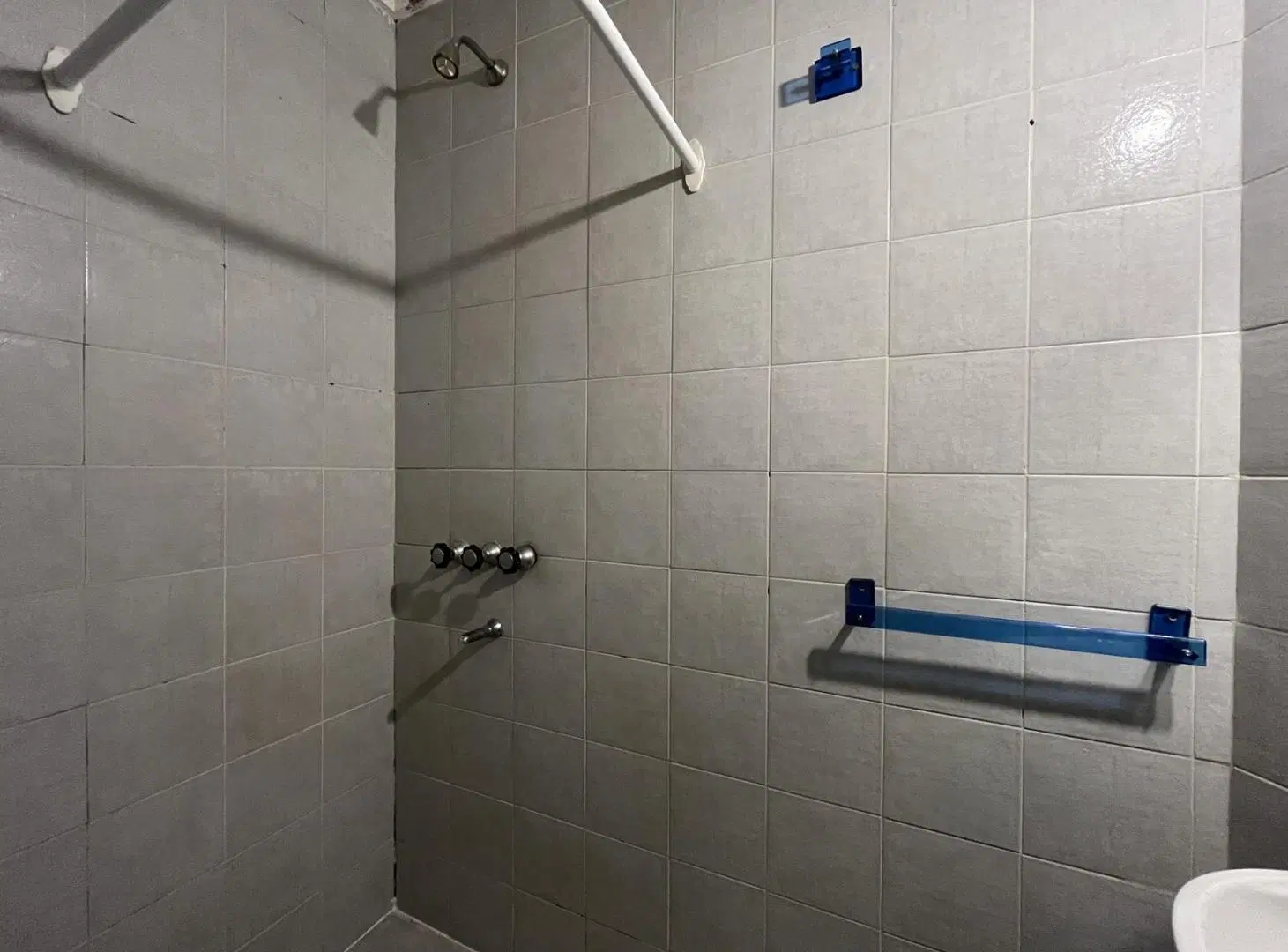 Departamento monoambiente amplio en alquiler en centro 4