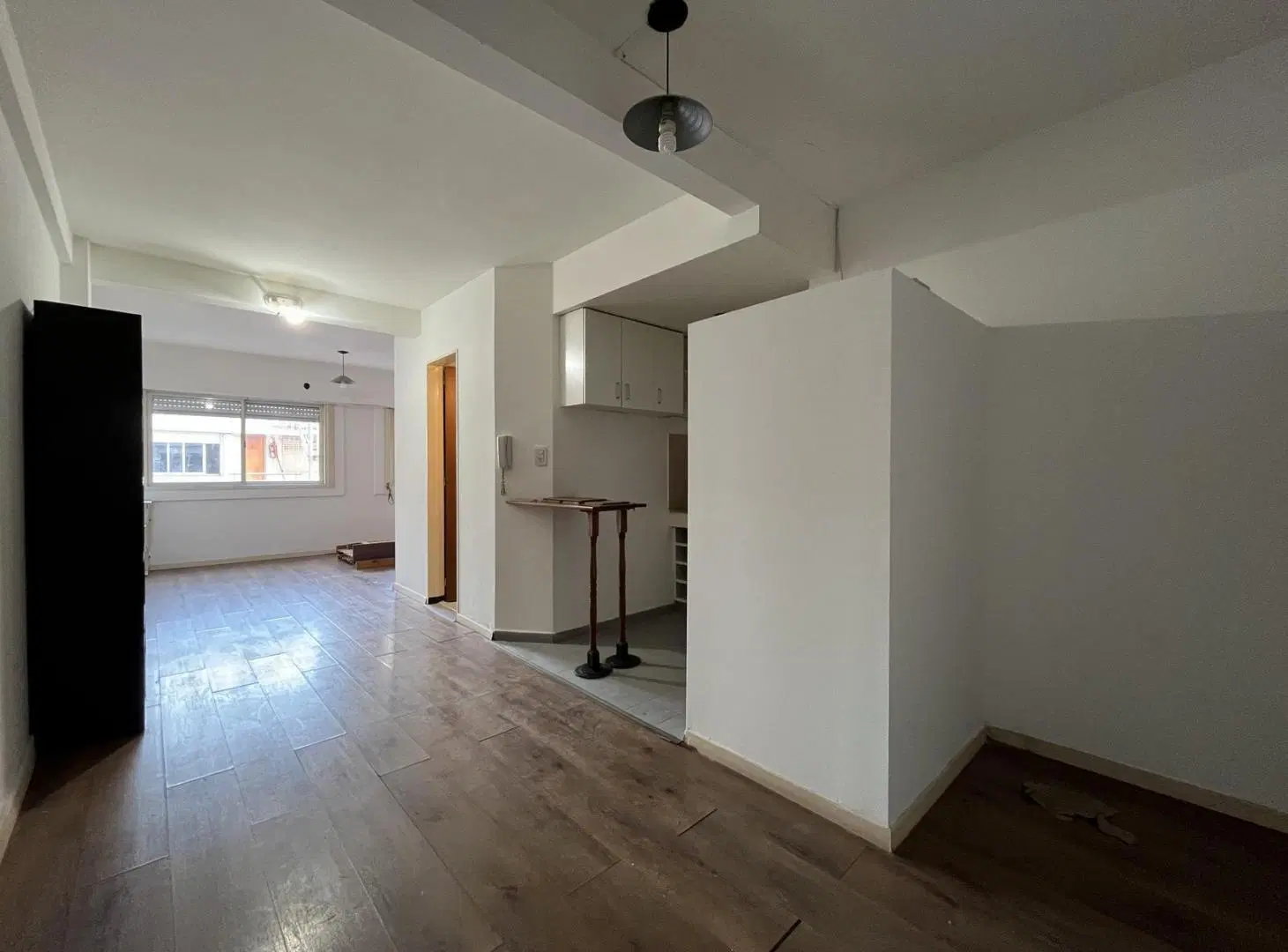 Departamento monoambiente amplio en alquiler en centro 8
