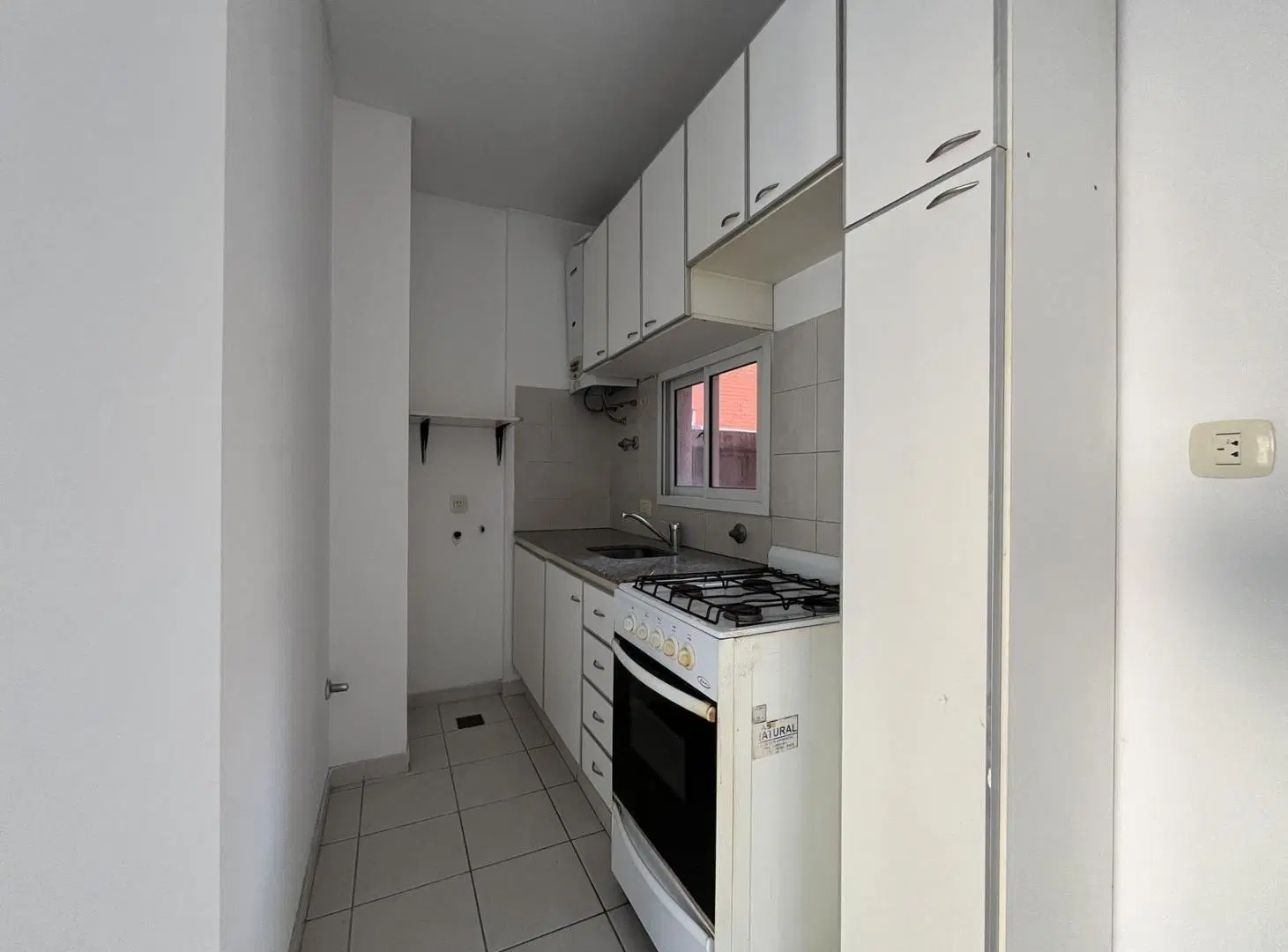 Departamento de un dormitorio con balcon en alquiler en barrio Martin 5