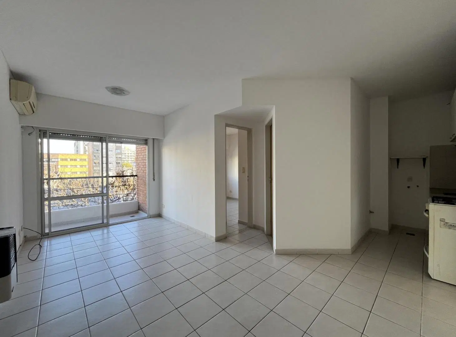 Departamento de un dormitorio con balcon en alquiler en barrio Martin 2