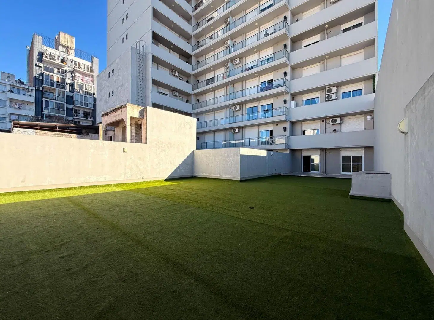 Departamento de 1 dormitorio Patio Exclusivo en Pichincha 8