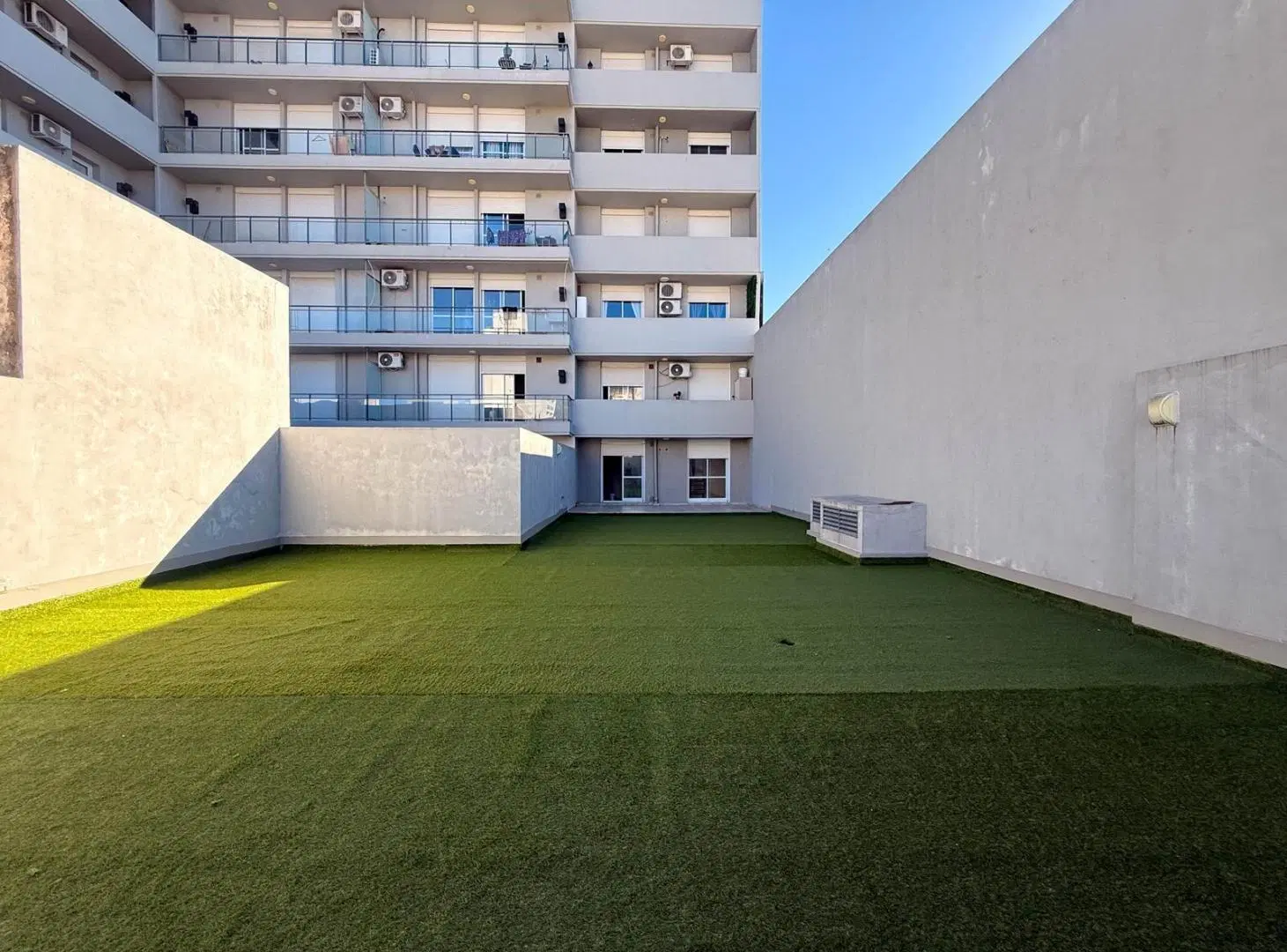 Departamento de 1 dormitorio Patio Exclusivo en Pichincha 5