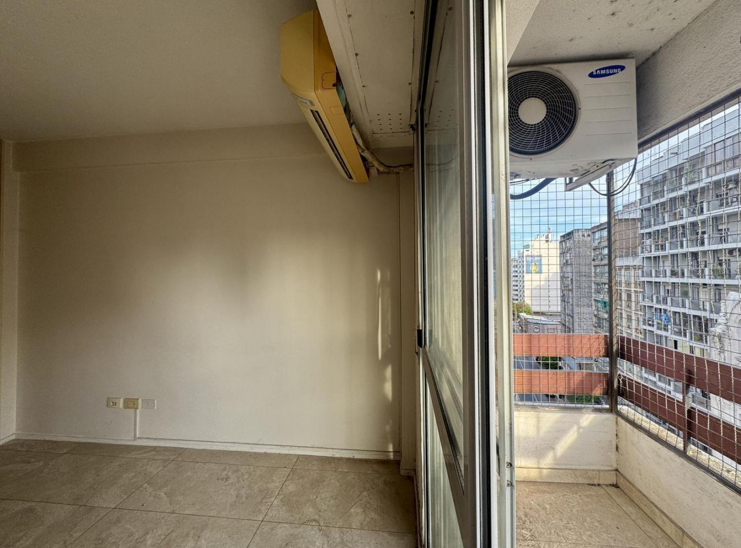 Foto de Departamento en Venta de 3 dormitorios con balcón al frente en centro, imagen 4