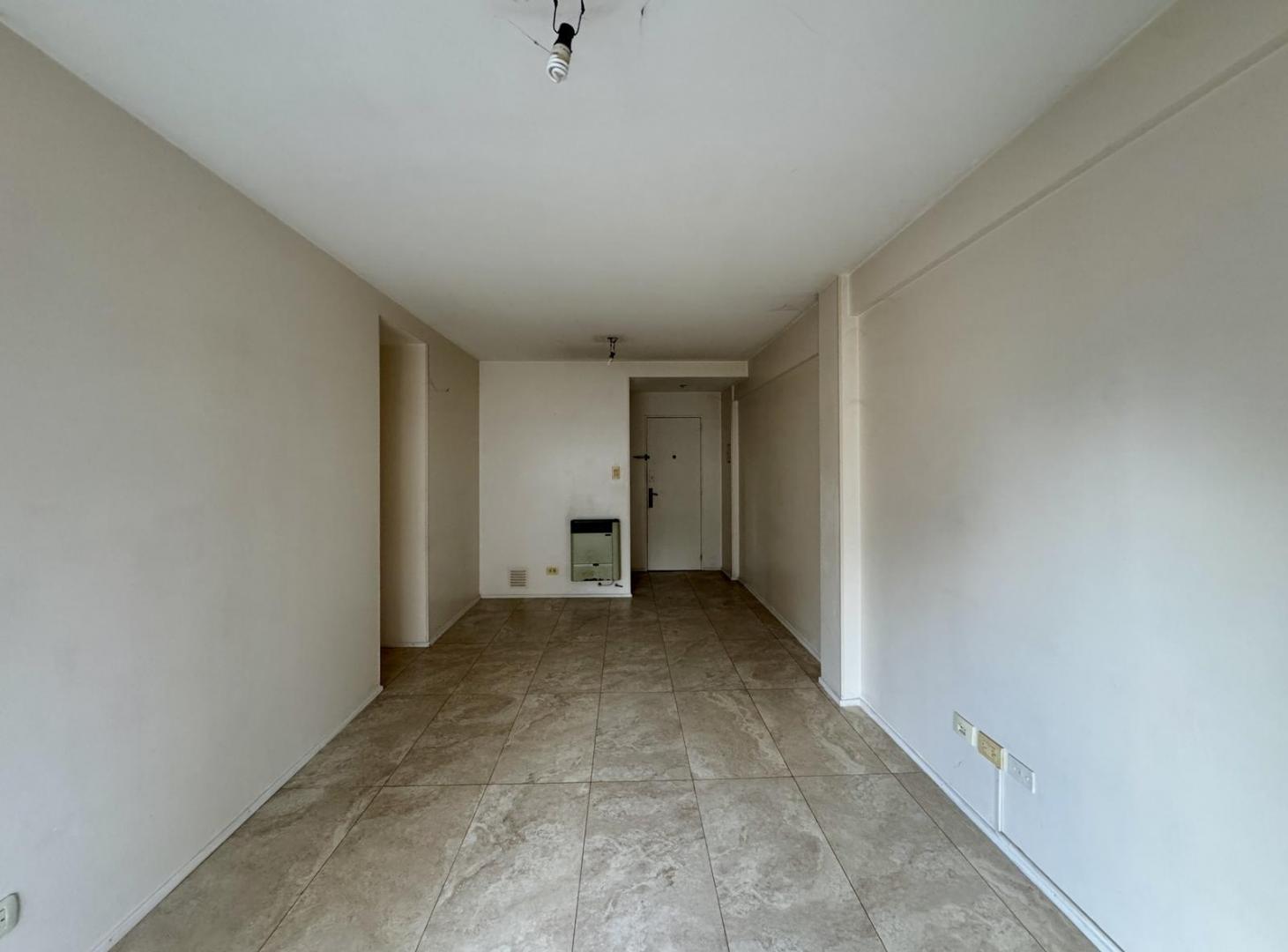 Foto de Departamento en Venta de 3 dormitorios con balcón al frente en centro, imagen 3