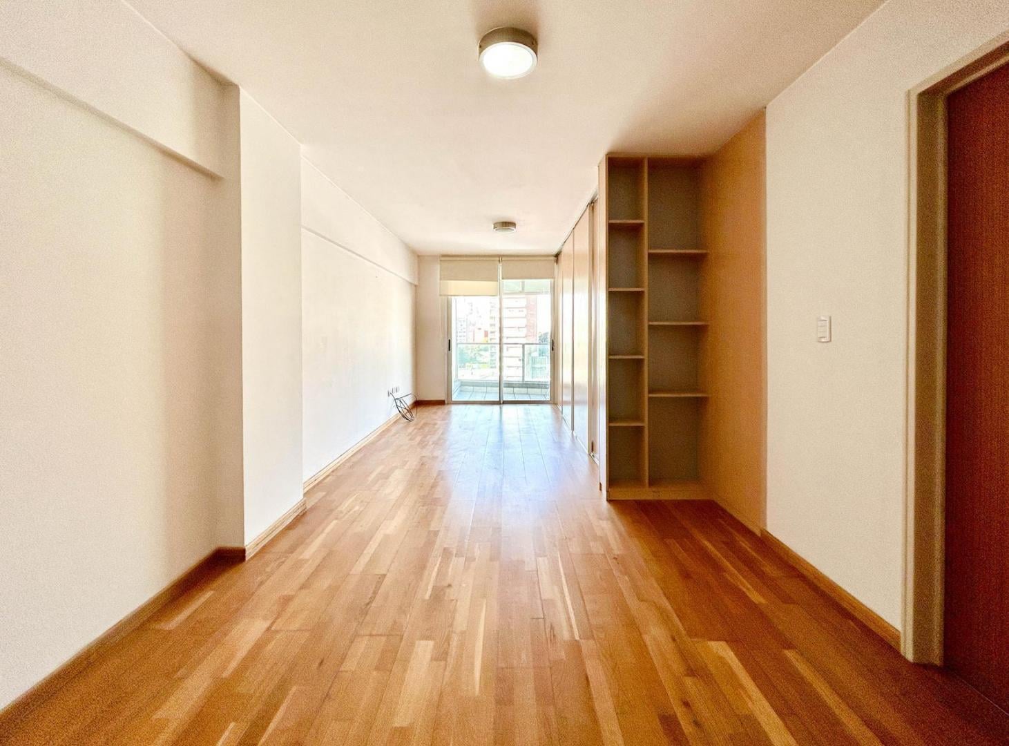 Foto de Departamento en venta de un dormitorio en zona centro con cochera y, imagen 2