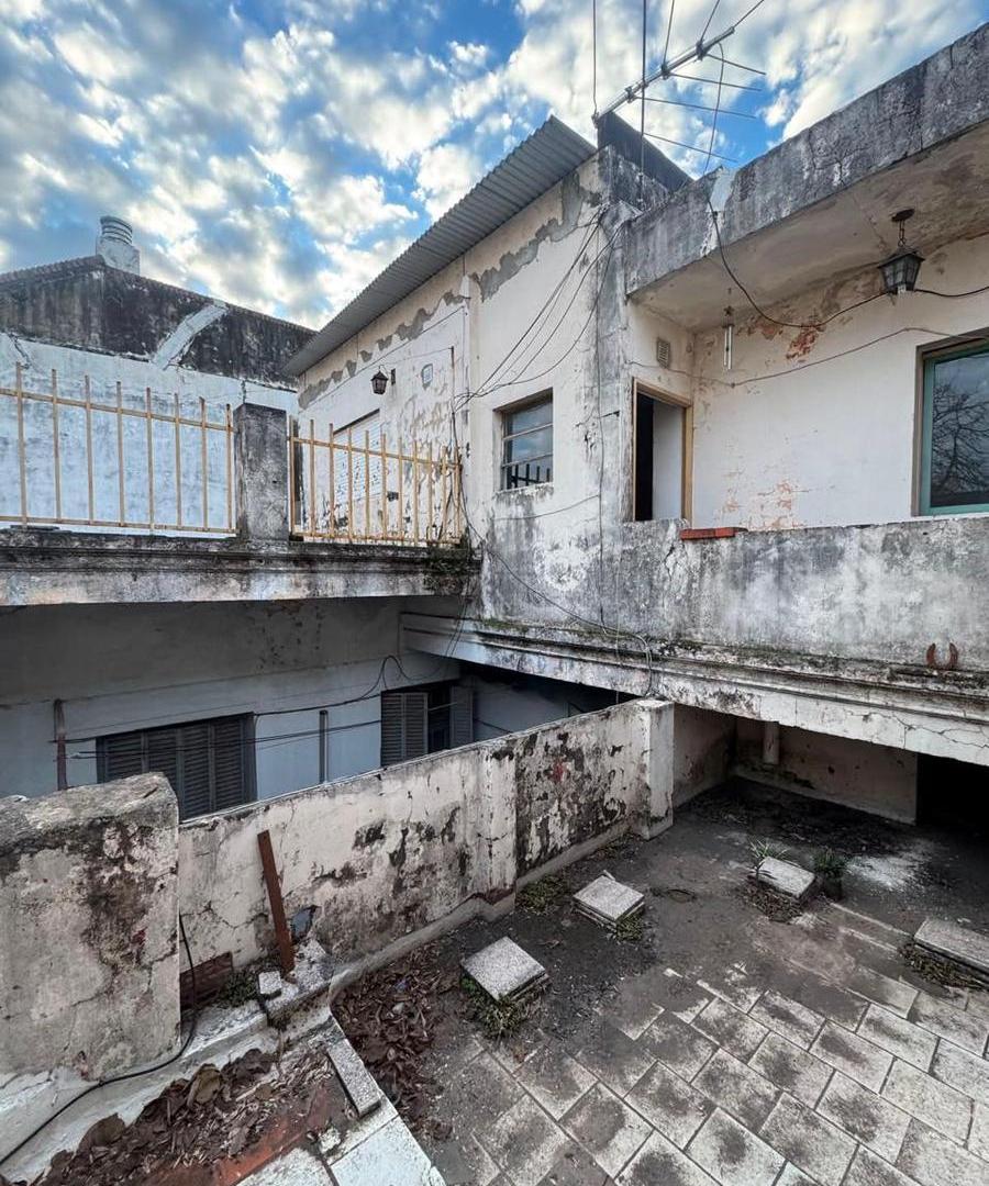 Foto de Casa en venta a refaccionar con proyecto en barrio Abasto, imagen 4