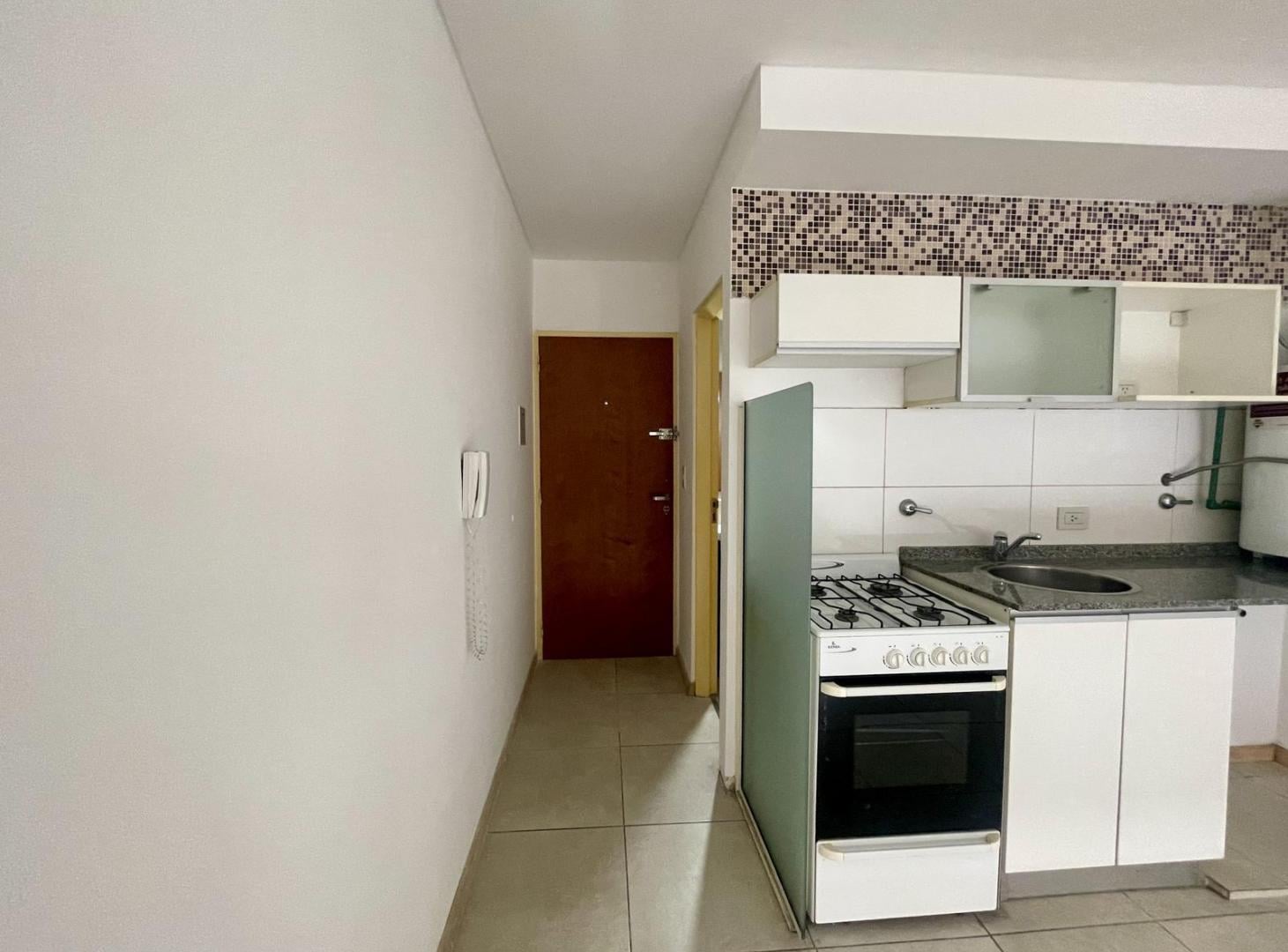 Foto de Departamento en venta de un ambiente en Zona Centro con pileta y, imagen 4