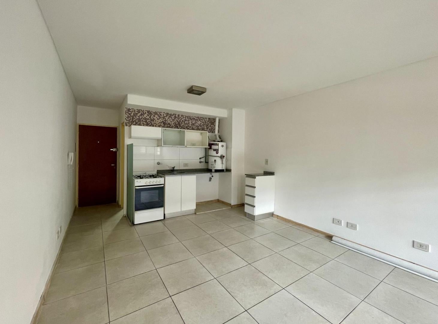 Foto de Departamento en venta de un ambiente en Zona Centro con pileta y, imagen 3