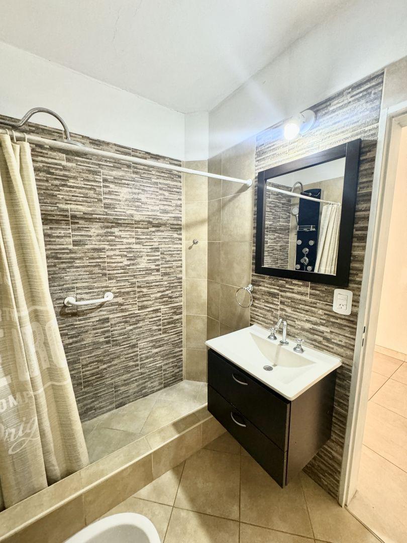 Casa Cuatro Ambientes, con Parque, Apta Credito. 3