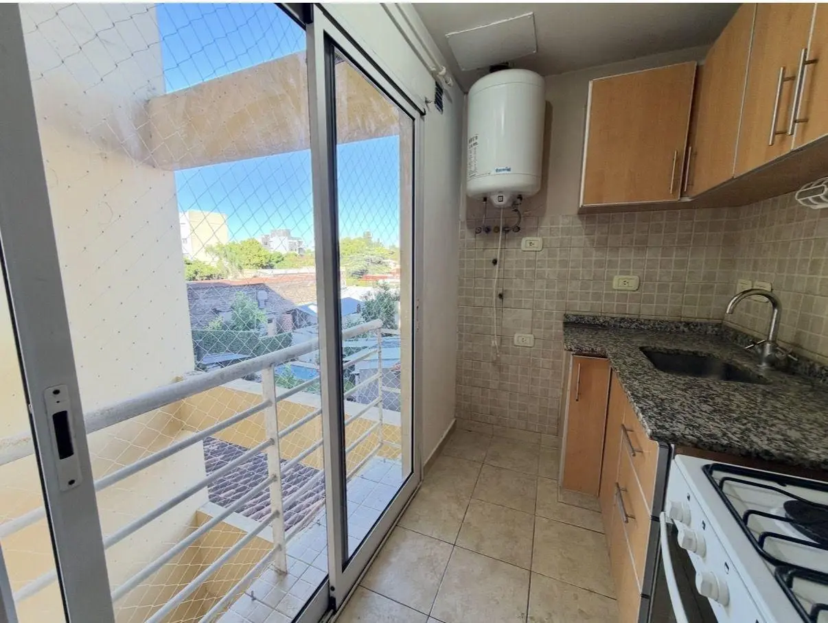 Monoambiente con balcón en Muñiz 5