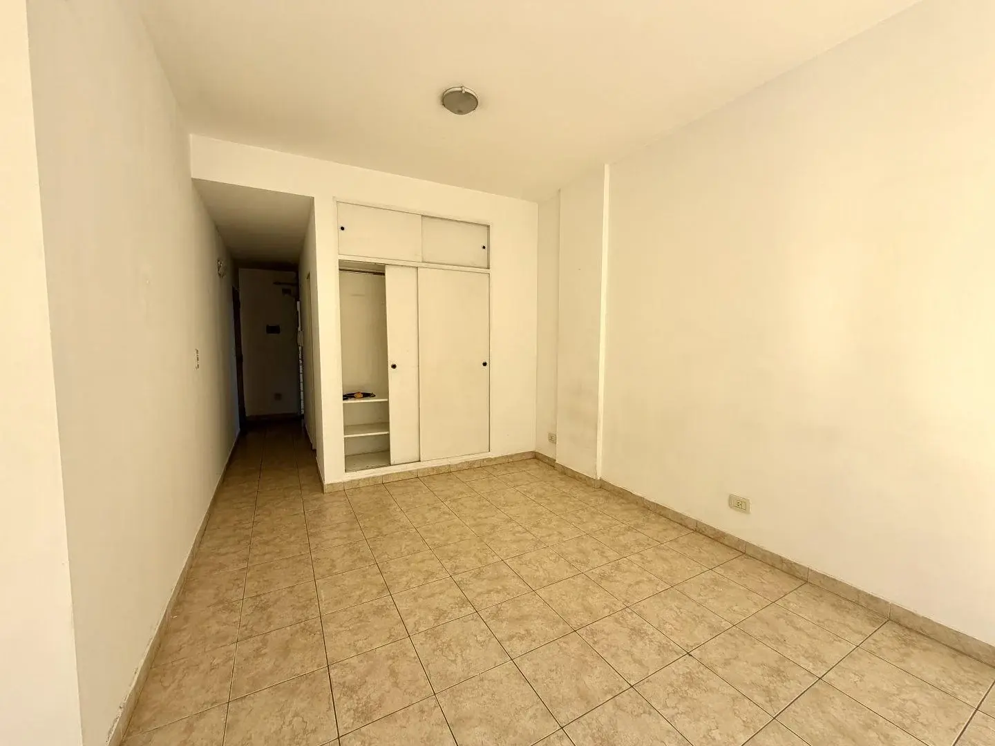 Monoambiente con balcón en Muñiz 4