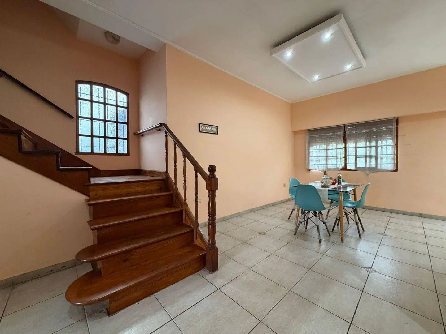 Casa 4 ambientes con jardín y pileta 3