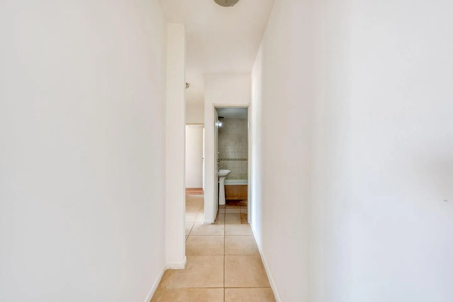 DEPARTAMENTO 4 AMBIENTES CON BALCÓN Y COCHERA 5