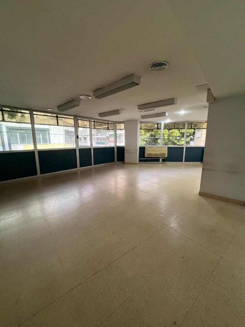 Oficina amplia - en venta - Balvanera