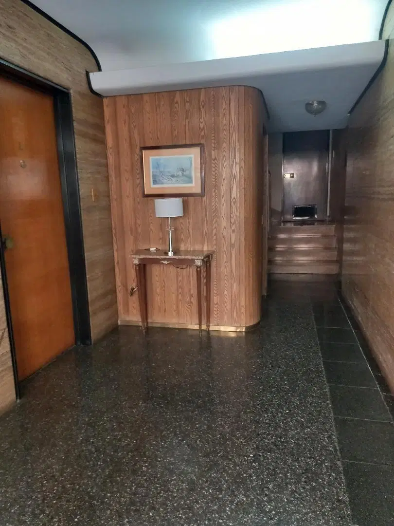 Departamento de 3 amb. con balcon al fte. a refaccionar 2