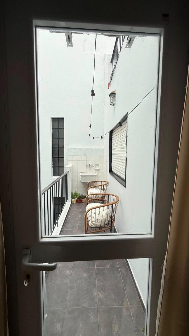 Foto de Departamento de 2 ambientes con balcon corrido- Recoleta, imagen 1