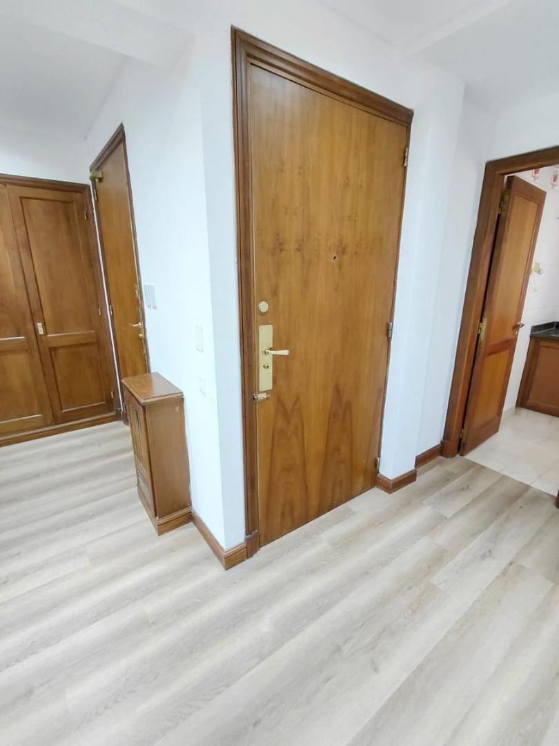 Foto de Departamento de 4 ambientes al frente - luminoso - c/balcón, imagen 2