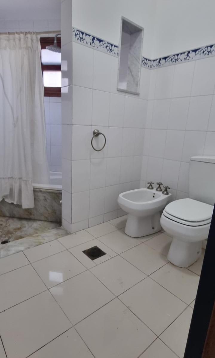 Casa en Venta, en Barrio Cerrado. 3