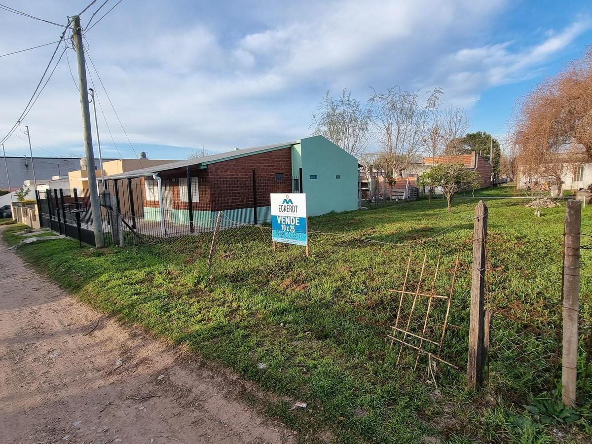 Terreno en Venta, en Urdinarrai. a 300 m de Terminal de Omnibus. 5