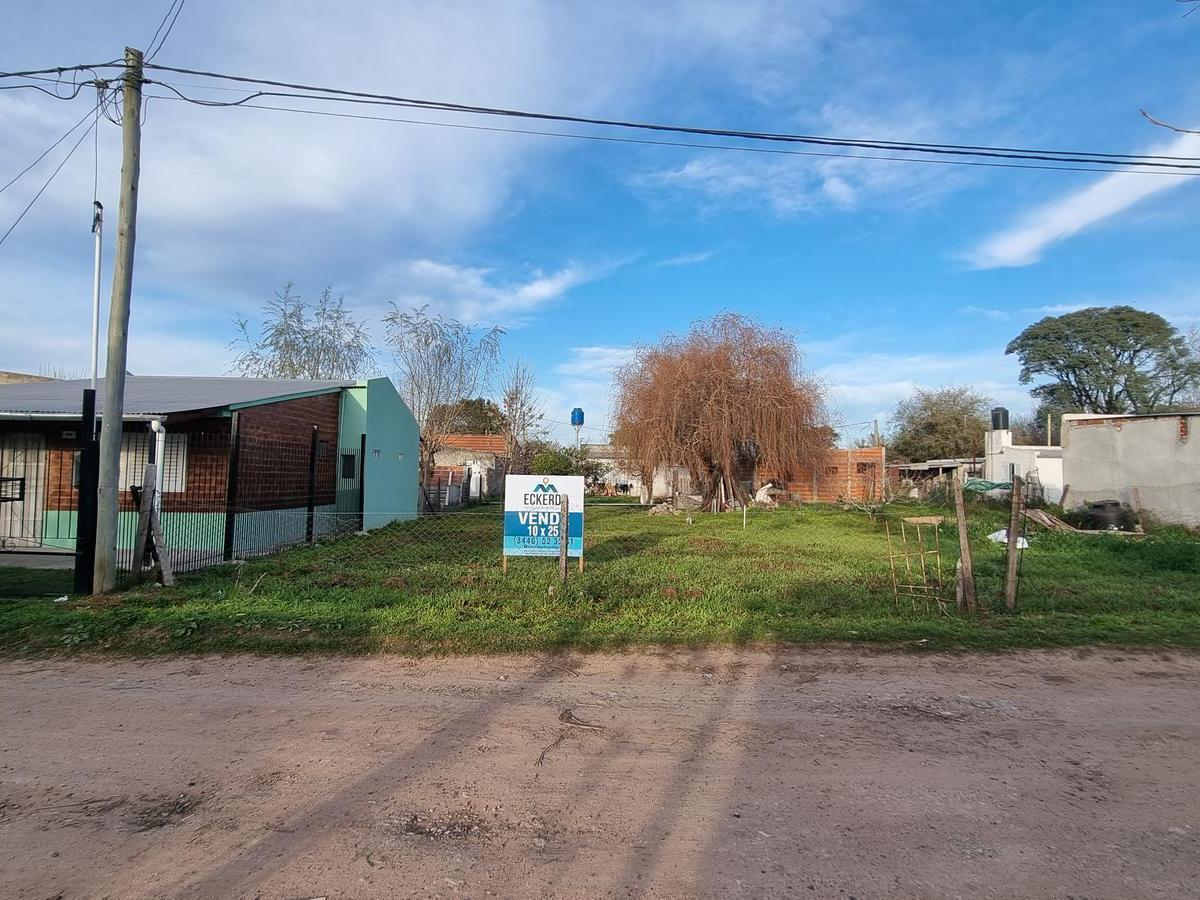 Terreno en Venta, en Urdinarrai. a 300 m de Terminal de Omnibus. 3