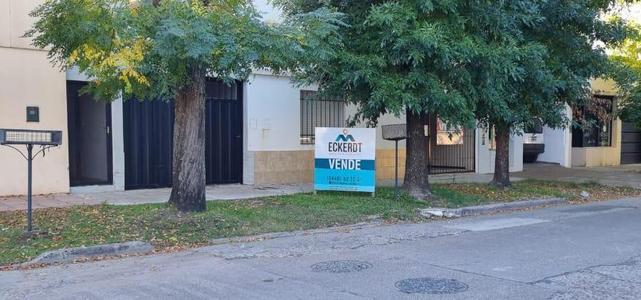 Casa y Departamento en Venta, en Pleno Centro. Urdinarrain. 1