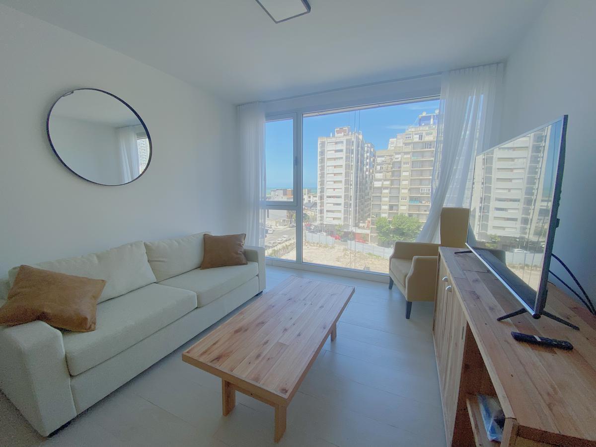 Foto de Venta departamento 2 ambientes estrenar con cochera, zona La Perla, imagen 3